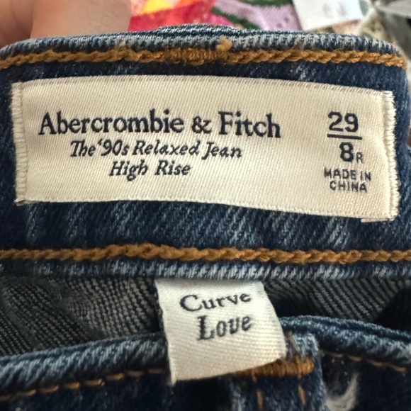 Abercrombie & Fitch Curve Love High Rise 90s Relaxed Jean- 29/8R NWOT - Picture 6 of 6
